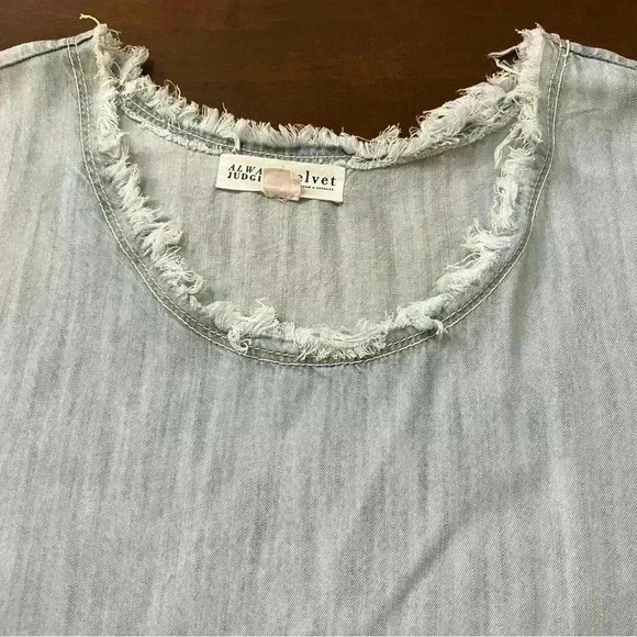 Always Judging x Velvet Short Sleeve Top-Small - Picture 6 of 7